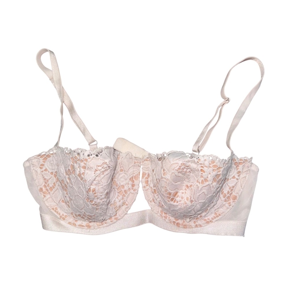 Victoria's Secret White Lace Lined Balconette Bra 34B Romantic Coquette Bridal - Picture 2 of 4